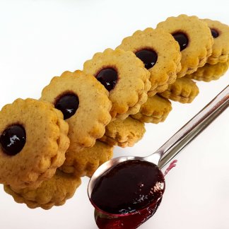 Cass'noisette | Linzer : biscuits aux 4 épices fourrés à la confiture de framboise