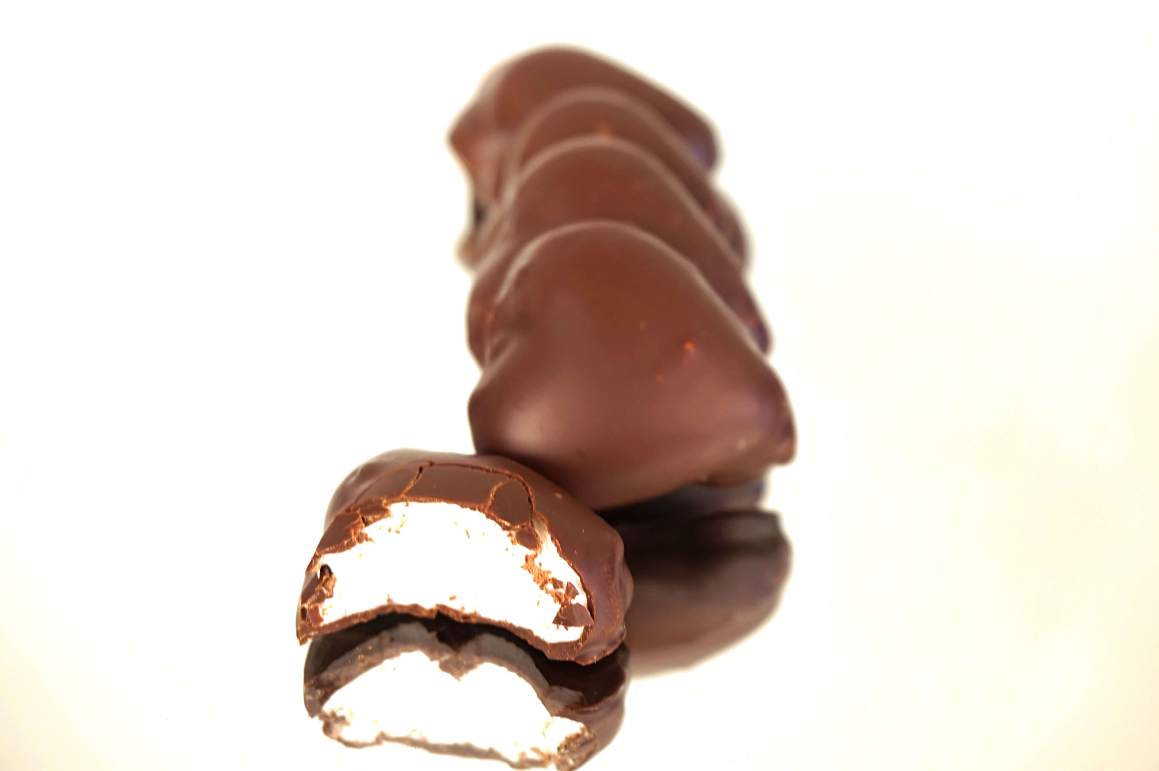 Petits cœurs guimauve enrobés de chocolat noir Cass'noisette | Coeurs de guimauve enrobés de chocolat noir